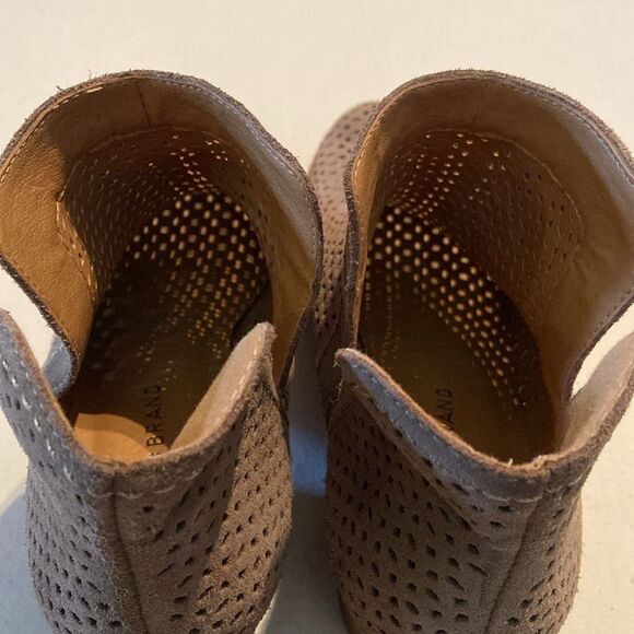 Lucky Brand Women's perforated Suede Ankle Boots - Brown size 7.5 - Picture 7 of 7